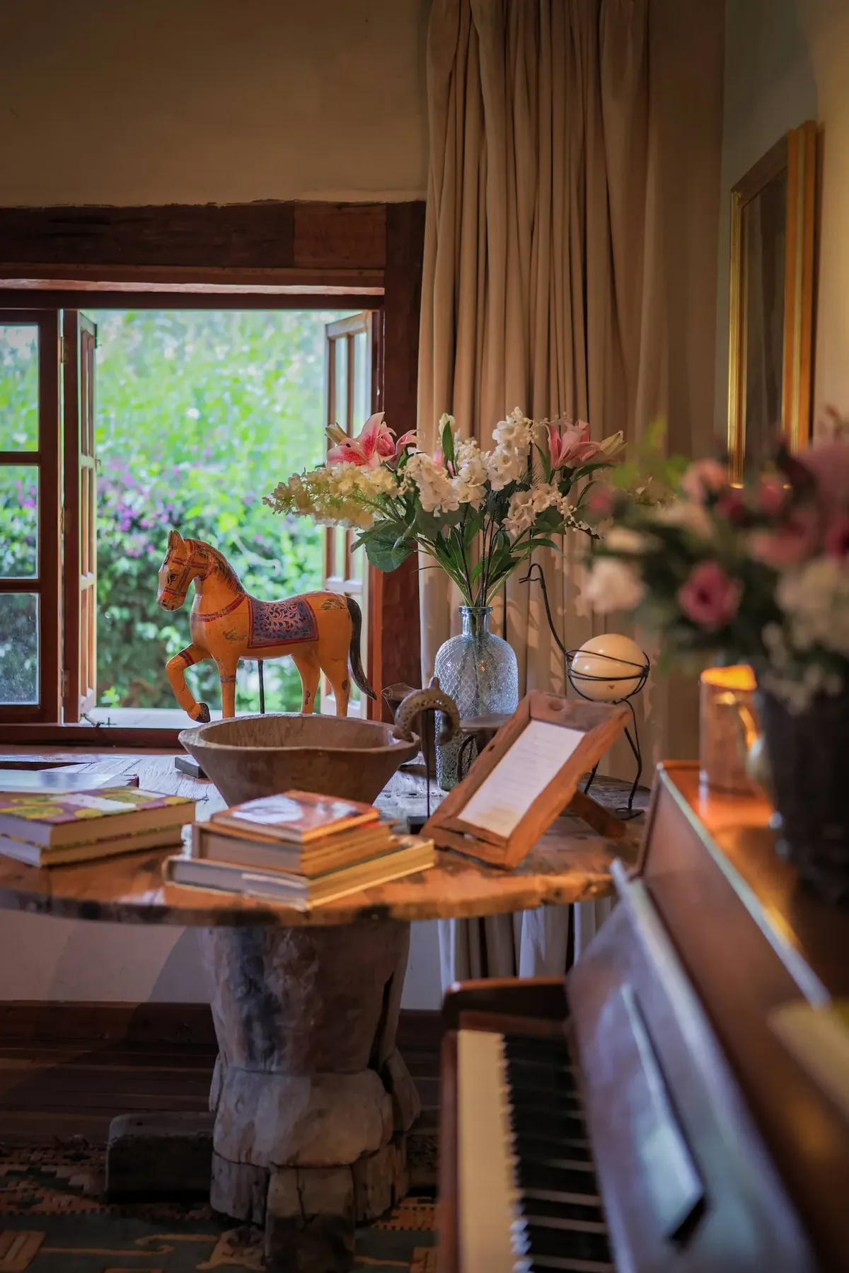 The Manor House sitting room